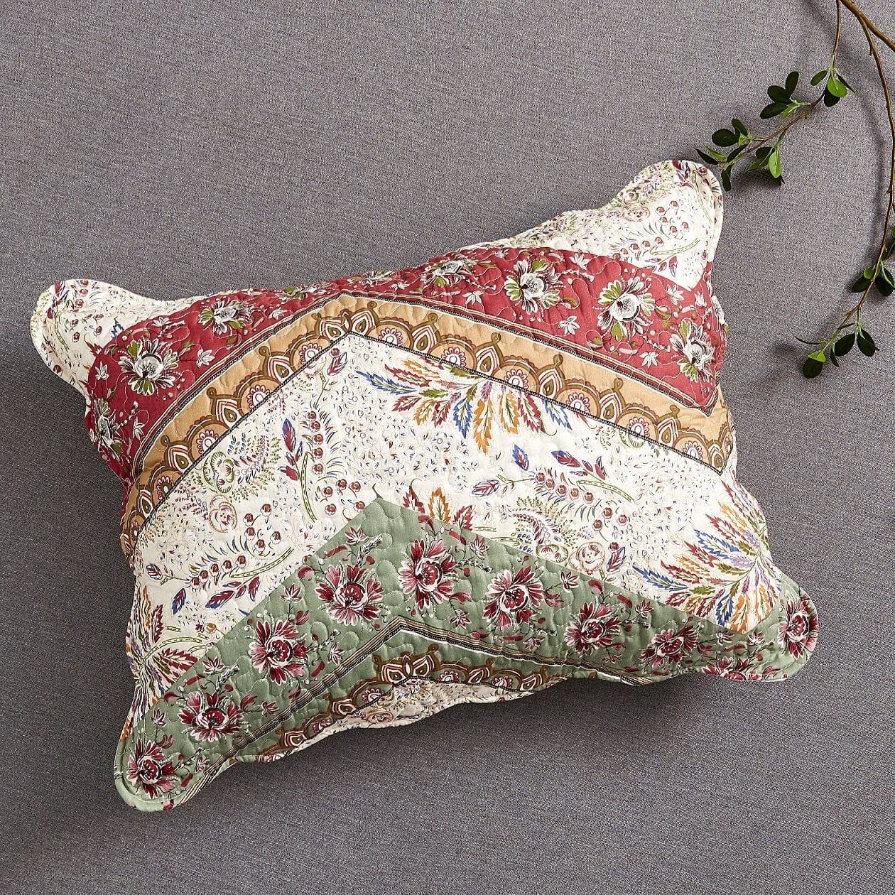 DaDa Bedding Cranberry Sage Floral Chevron Quilt Set - Lightweight Bedspread