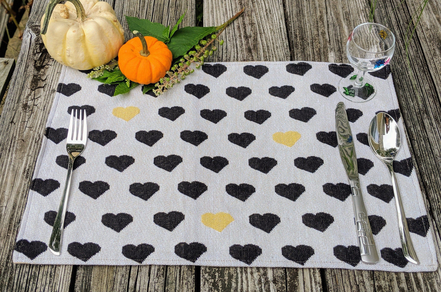 DaDa Bedding Set of 4-Pieces Valentine's day Yellow & Black Hearts Tapestry Dining Table Placemats 13” x 19” (18113)