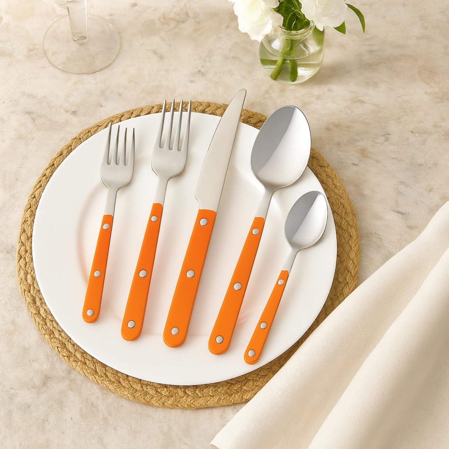 Khen 20-Piece Cutlery Set with Dinner Knives, Forks, Spoons, Salad Forks & Teaspoons