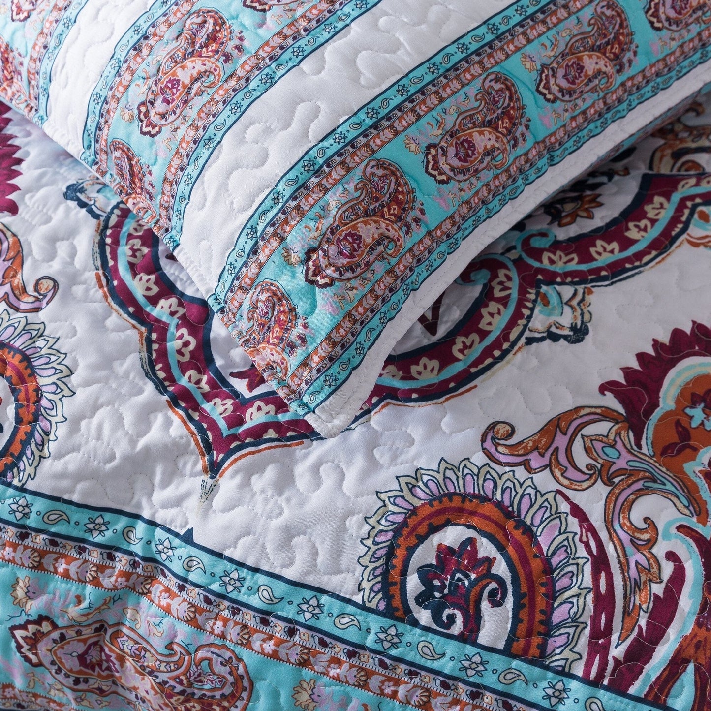 DaDa Bedding White Blue Floral Paisley Quilt Set