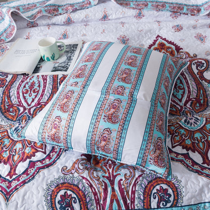 DaDa Bedding White Blue Floral Paisley Quilt Set