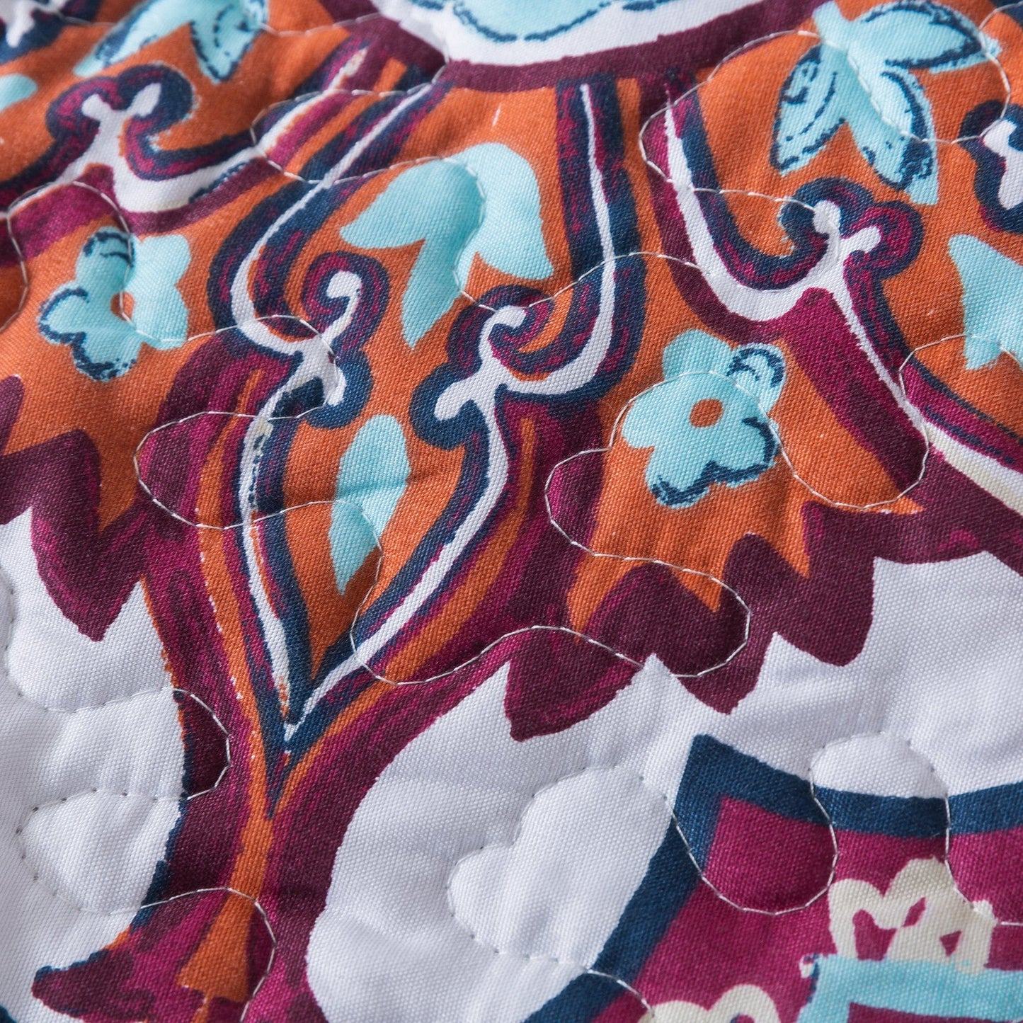 DaDa Bedding White Blue Floral Paisley Quilt Set