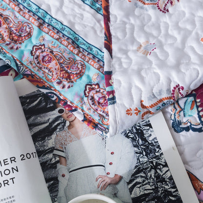 DaDa Bedding White Blue Floral Paisley Quilt Set