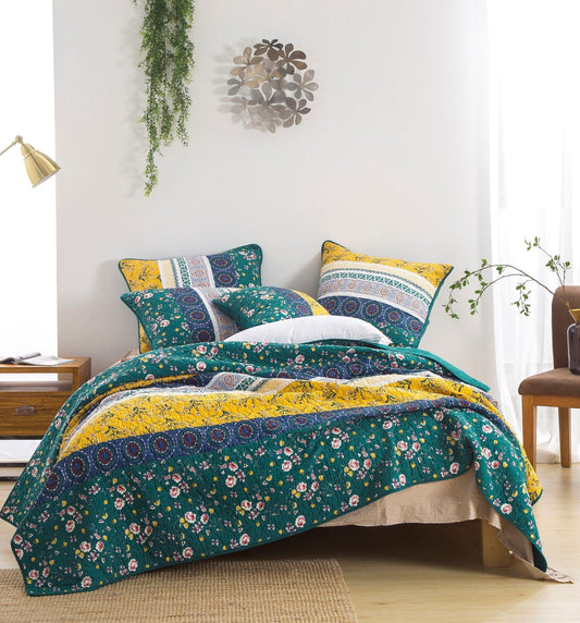 DaDa Bedding Gardenia Green Floral Patchwork Quilt Set