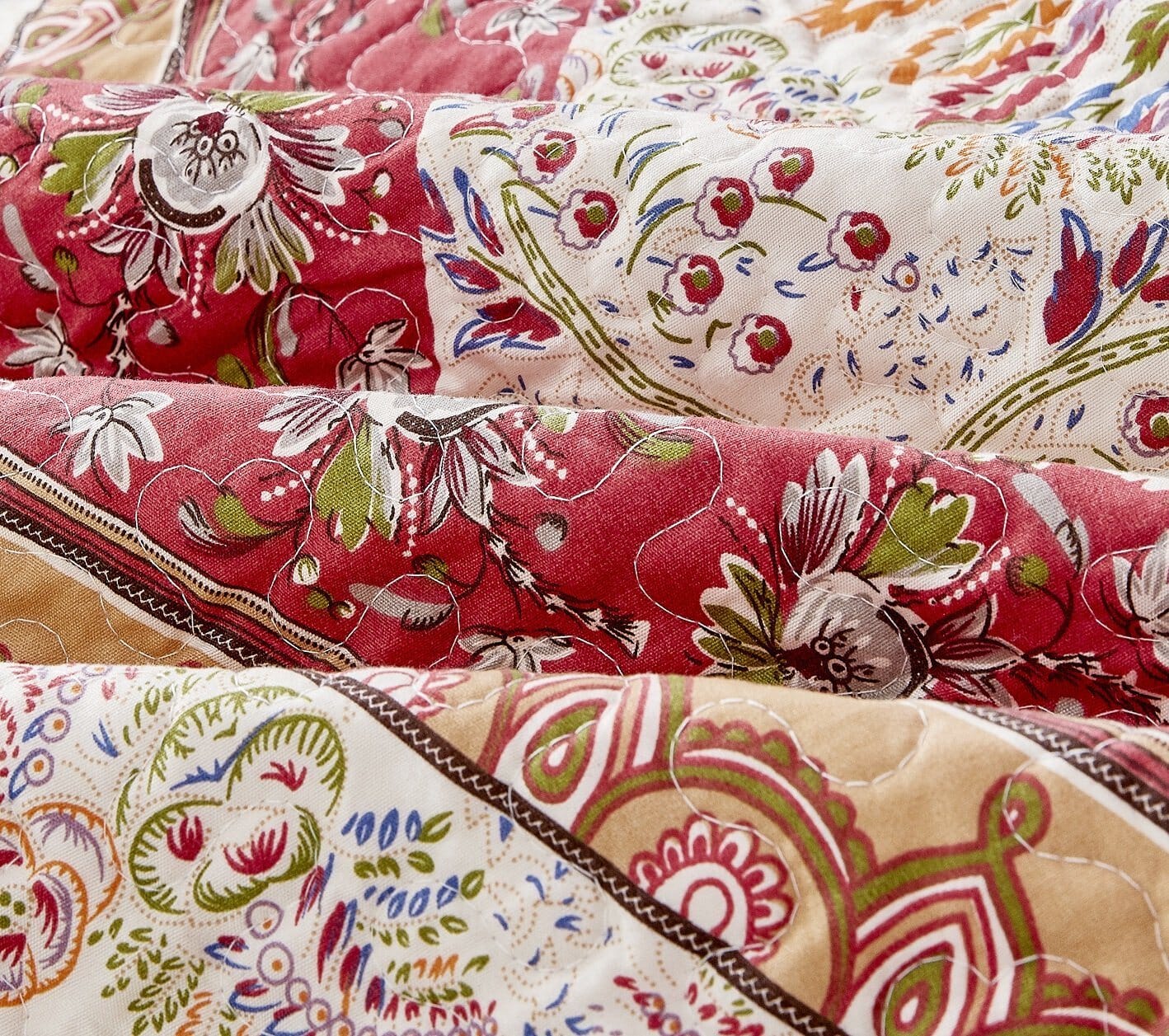 DaDa Bedding Cranberry Sage Floral Chevron Quilt Set - Lightweight Bedspread