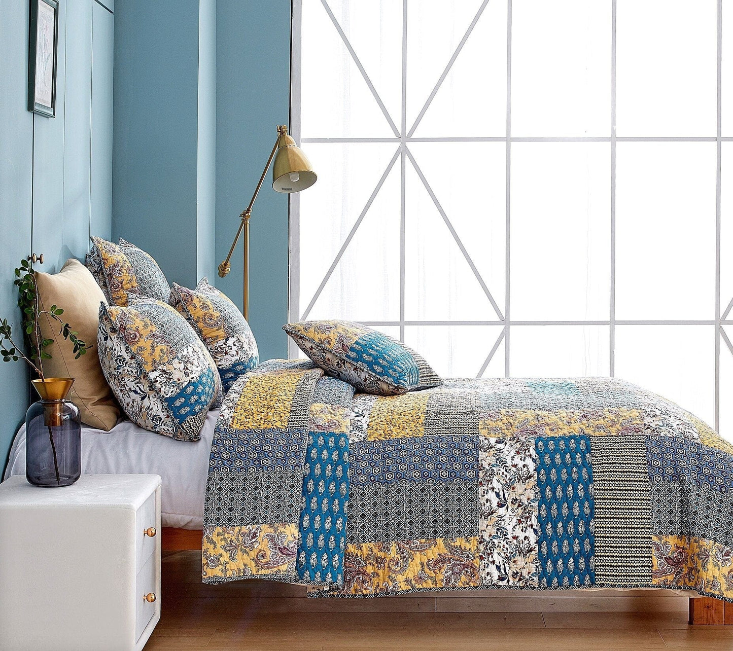 DaDa Bedding Honey Cove Floral Paisley Patchwork Quilt Set