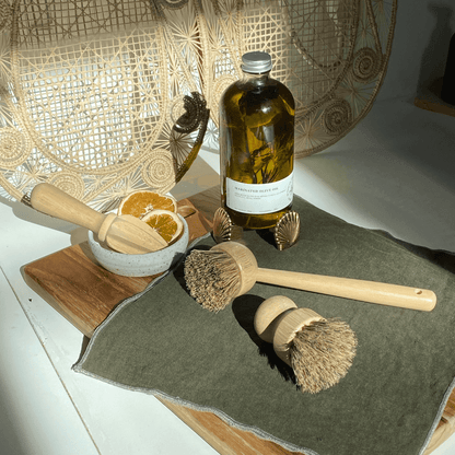 Tilley + Me Eco-Friendly Bamboo Dishwashing Brush with Handle - Palm Fiber Bristles