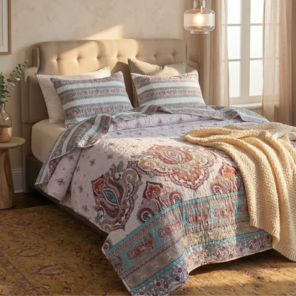 DaDa Bedding White Blue Floral Paisley Quilt Set