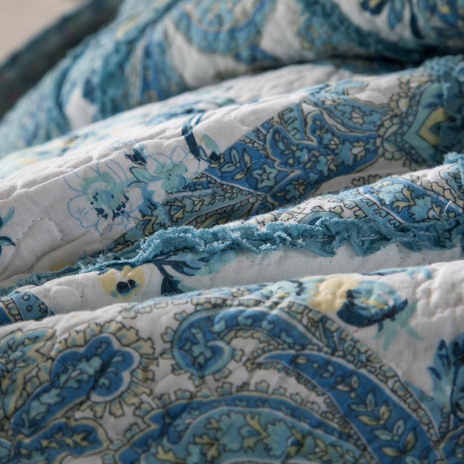 Tache Petal Dance White Blue Floral Paisley Vintage Garden Scalloped Cotton Patchwork Quilt Set (JHW-646)